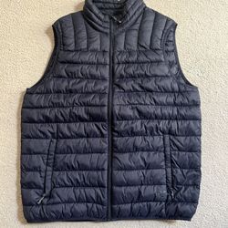 Men’s Navy Puffer Vest Large