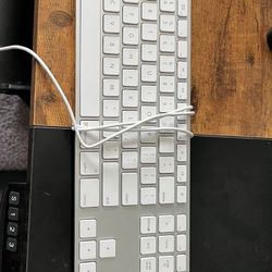Apple Wired Keyboard