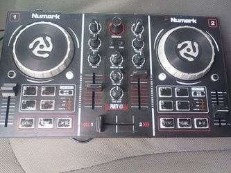 Numark Party Mix DJ Controller