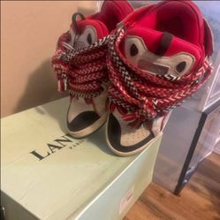 Red and white lavins