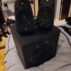 Logitech Z623 400 Watt Home Speaker System, 2.1 Speaker System - Black