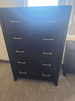 Black 5-Drawer Tall Dresser Chest and matching 2 drawer dresser