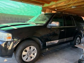 Lincoln Navigator Full-Size SUV Black 2008