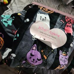 Betsey Johnson Halloween Cat Throw Blanket