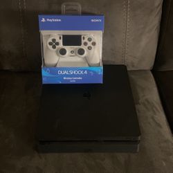 PS4 With Controller That Has 2 Year Warranty 