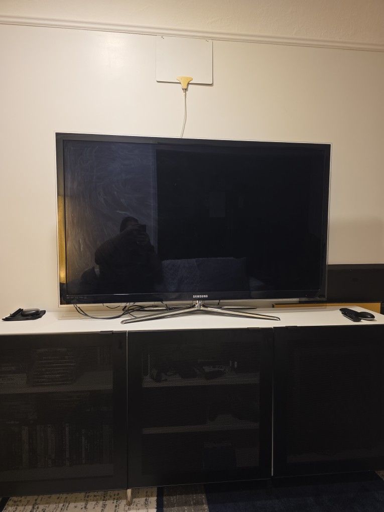 Samsung 2010 55" Led TV with Sony Surround Sound