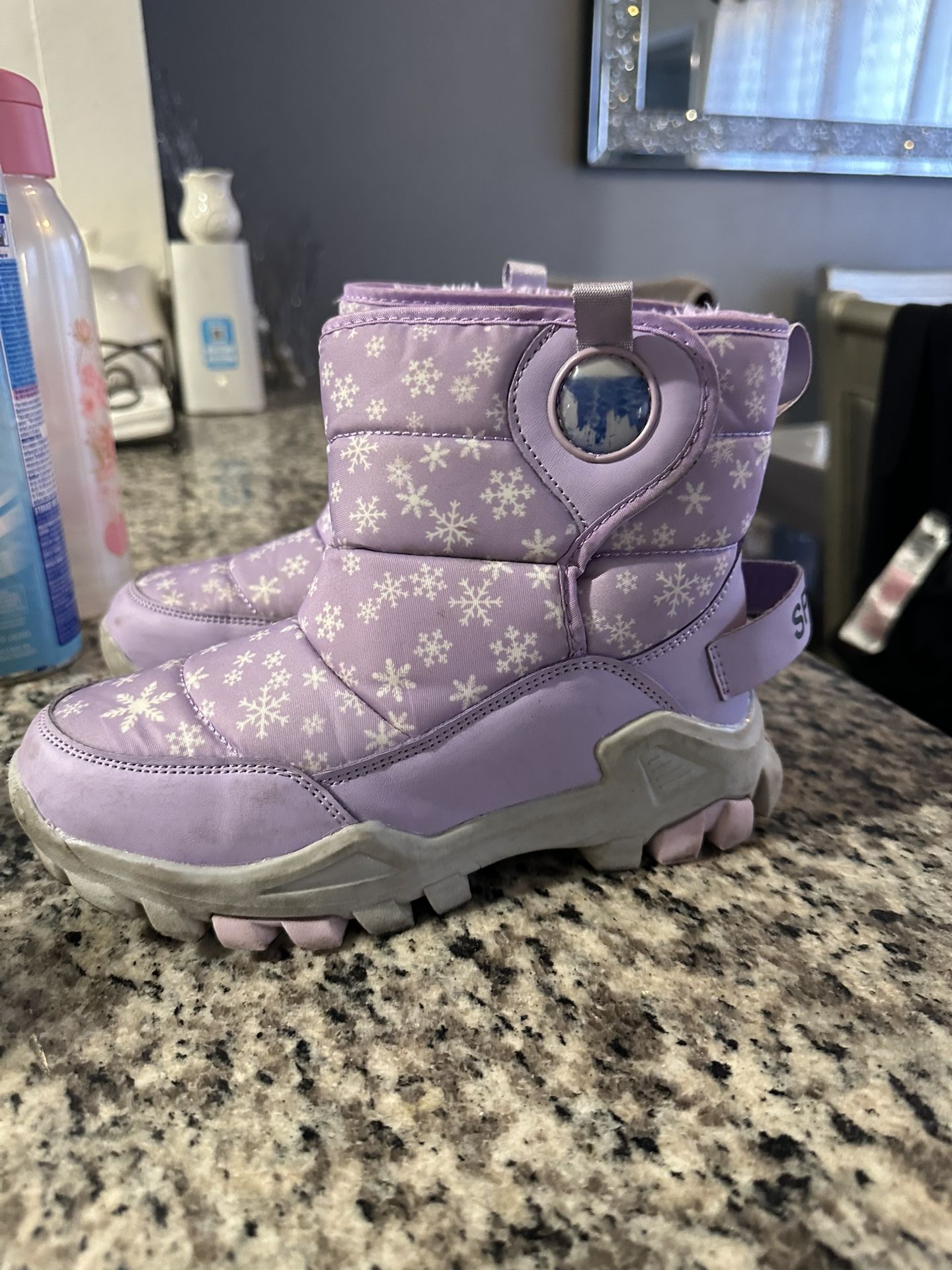 Snow Boots Girl Size 3y