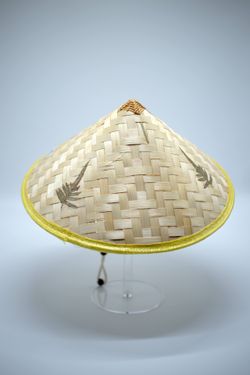 Sombrero Cónico Asiático/ Asian Conical Hat