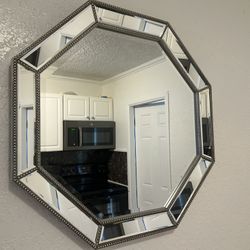 Tv Entertainment & Mirror 