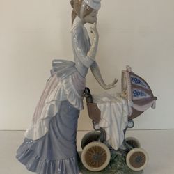 Lladro - Baby’s Outing