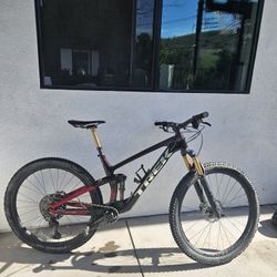 2023 TREK Top Fuel 9.9 XTR