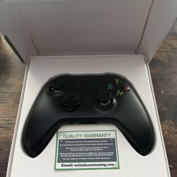 black Xbox one controller
