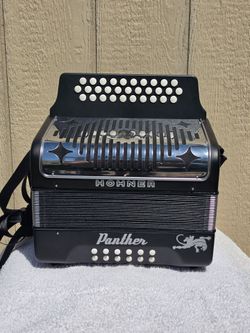 Acordeon Hohner Panther tono de FA como nuevo