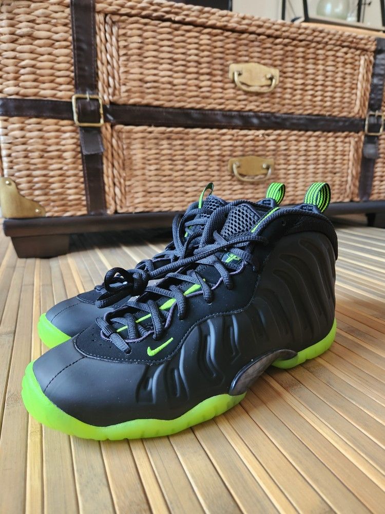 Nike Penny Air Foamposite One Black Volt Basketball Shoe Size 7Y