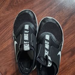 Nike Girls Shoes Size 10