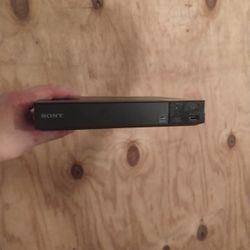 Sony Blu-ray Player Barely Used I Promise I Actually Bought It Cause I Had A Lil Money And Ended Up Not Using It I Paid 80 Only Want 20 