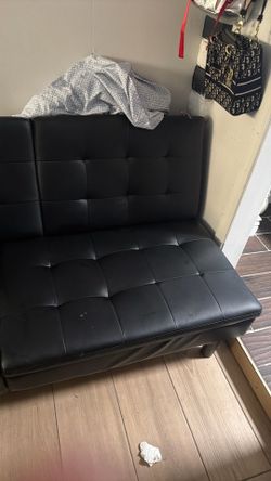 Couch fold out into a bed