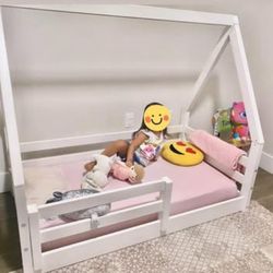 Toddler Floor Bed with Mattress
