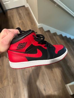 Jordan 1 Mid Red & Black size 10