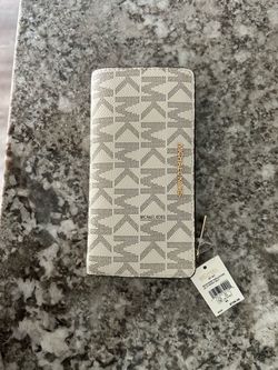 Michael kors wallet