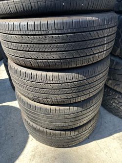 235-65r17 kuhmo tires en excelentes conditiones de Vida las 4