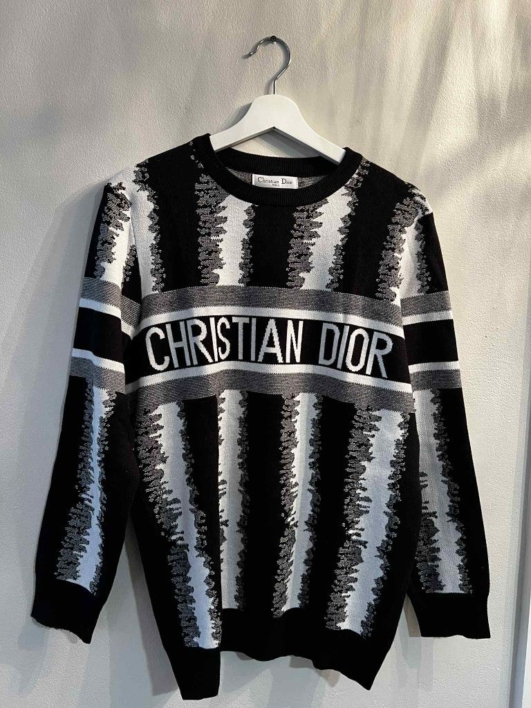 Size Medium