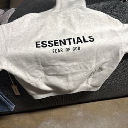 Essential Hoodie 