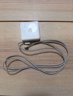 Like New Apple 96W USB C Power Adapter + MagSafe 3 Cable 2m