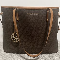 Michael Kors Jet Set Large Tote