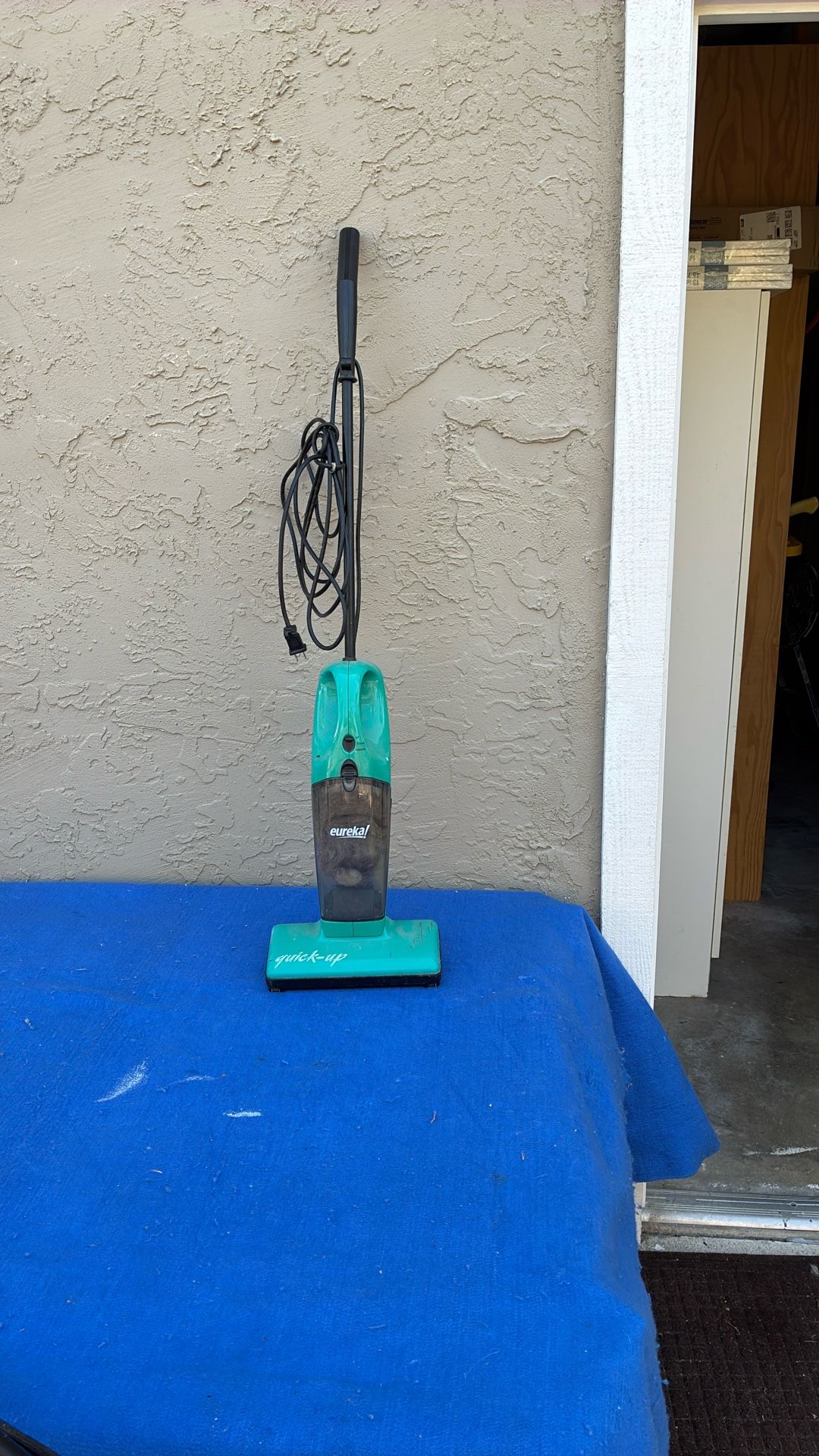 Eureka, Quick Up Vacuum for floors and carpets