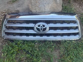 Toyota sequoia front grill