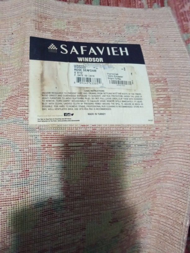 Safavieh. Rug