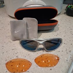 Nike EV0136 Interchange R Sunglasses, Hard Case, Extra Lens
