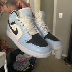 Jordan Mid Ice Blue