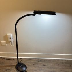 OttLite 18W WingShade Floor Lamp – Excellent Condition