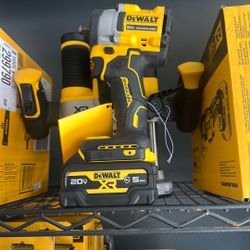 1/2 Compact Wrench 5.0 Battery No Charger $200