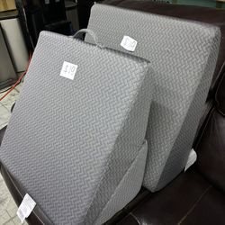 Grey Textured Foam Wedge Pillows🔥