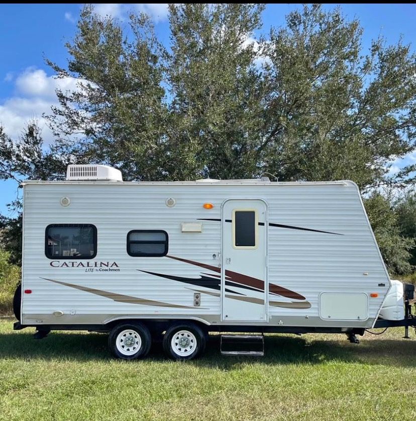 2010 Coachmen Catalina lite