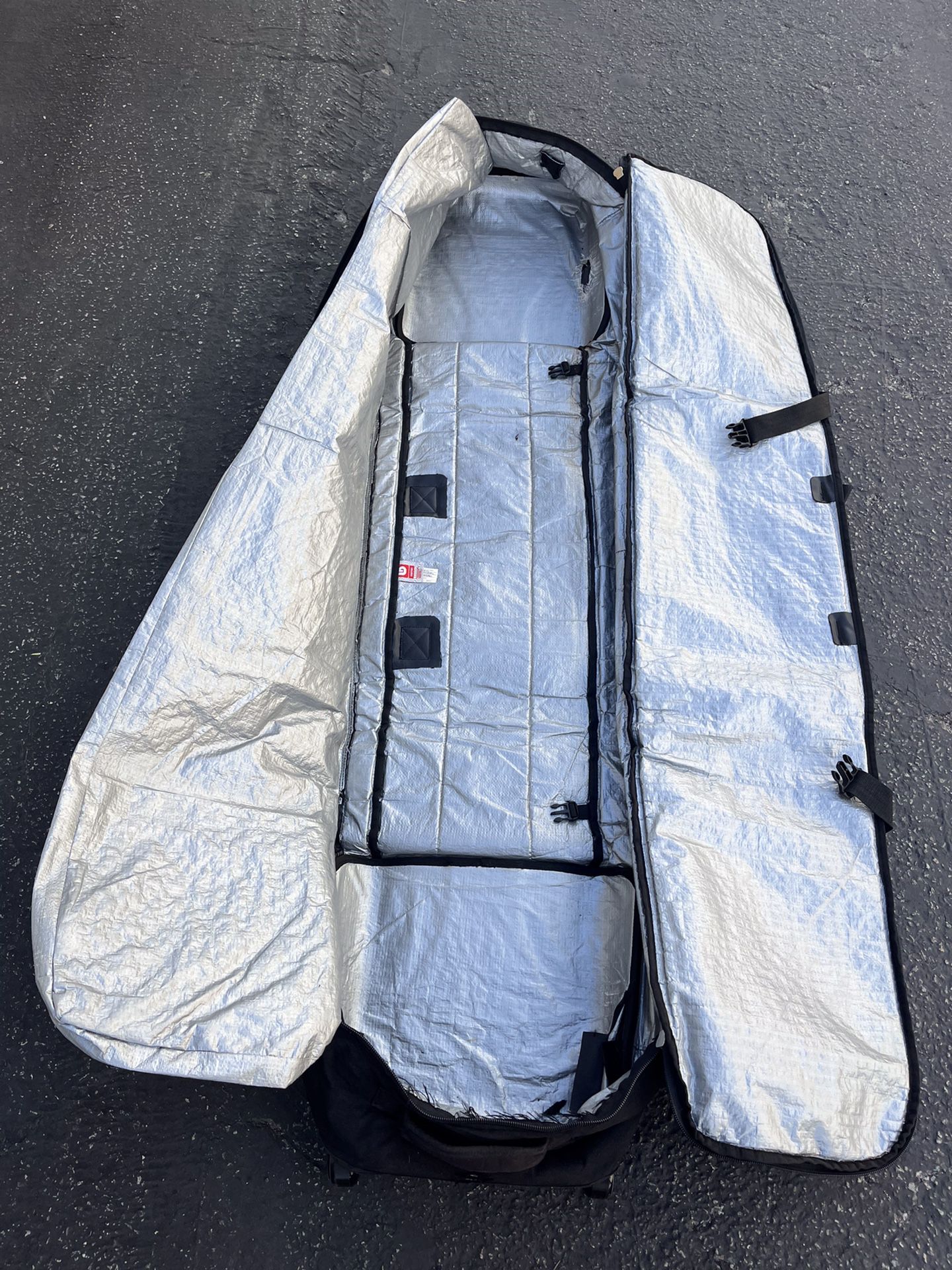 Burton extra large padded wheelie roller snowboard bag 166 cm. 