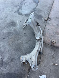 2005 Honda CRV Rear Suspension Crossmember 4x4 $300