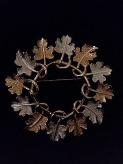 Sarah Coventry Garland Leaf Wreath Brooch Pin Silver Gold Vintage Sarah Coventry 1968 Garland Leaf Wreath Brooch Pin Silver Gold Vintage