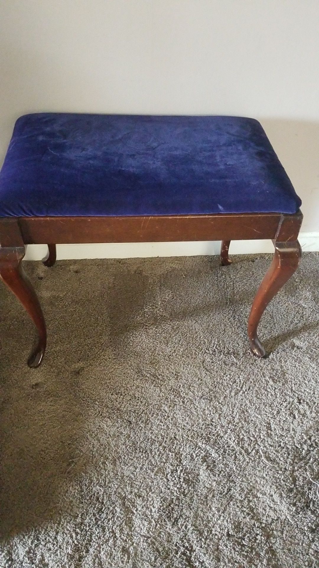 Wood Antique chair with new velvet cushion in navy. Only pick up no shipping