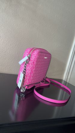 Jet Set Large Logo Crossbody Bag for Sale in Willoughby Hills, OH - OfferUp