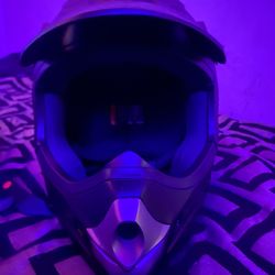 3 Helmets 