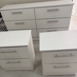 Dresser And 2 Nightstands - Cómoda Y 2 Mesitas De Noche 