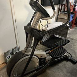 Nordic track 7.5c Elliptical Machine