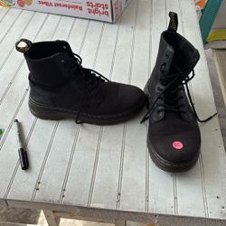 Dr. Martens Combs Boot