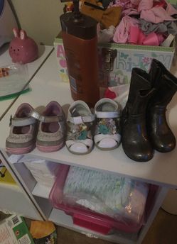Girls shoes
