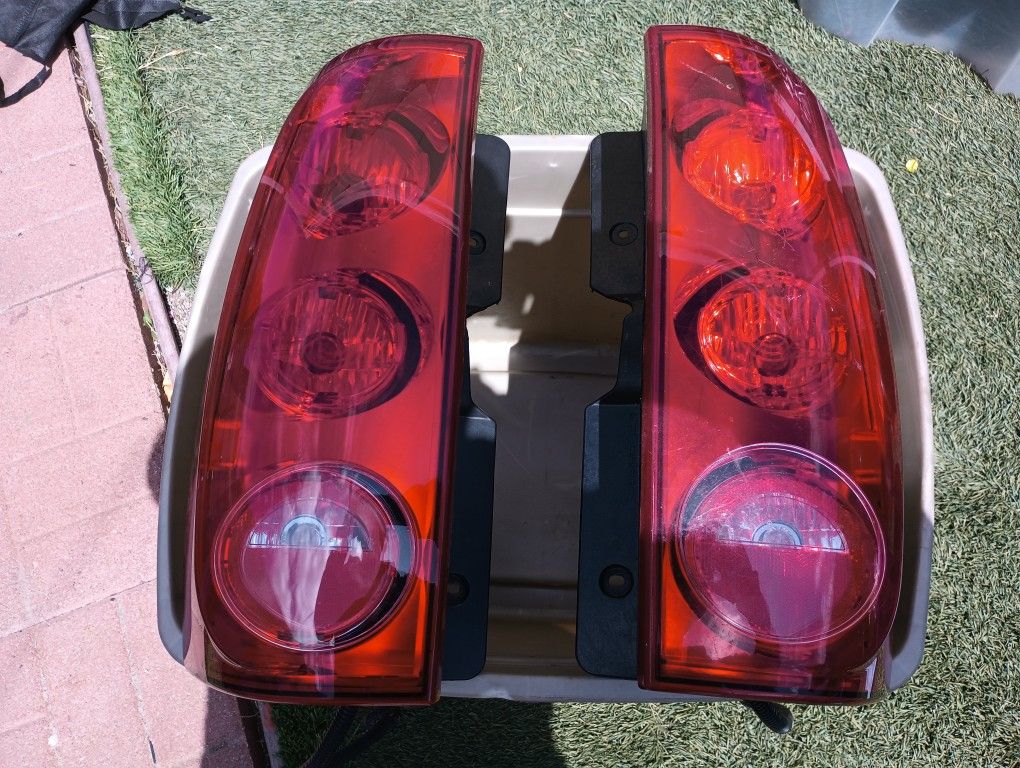 GMC YUKON XL TAILLIGHTS