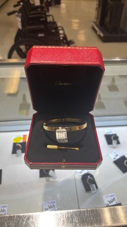 Bangle bracelet